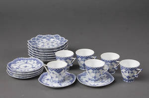 Kgl. Porcelænsfabrik. Musselmalet, helblonde, kaffeservice 18