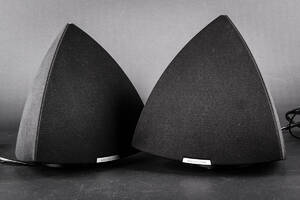 Bang  Olufsen. Par BeoLab 4 højtalere 4 Denne vare er sat til omsalg under nyt varenummer 4128807