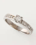 Brillantring af 18 kt. rhodineret guld, i alt ca. 0.24 ct