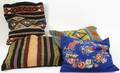 Kuddar 4st, bl.a. med broderier