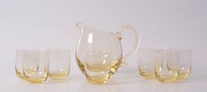KARAFF SAMT GLAS, 8 delar, gultonat glas.