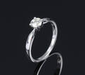 Klassisk brillant-solitairering af 18 kt. hvidguld på ca. 0.41 ct