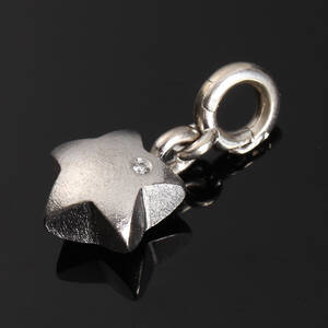 Ole Lynggaard. Stjerne Sweet Drop charm, 14 kt hvidguld