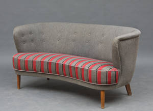 Dansk Møbelproducent. Fritstående Bananformet sofa. 1940erne