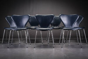 Arne Jacobsen. Sæt på syv Syveren stole, model 3107. 7