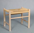 Hans J. Wegner. Skammel af massivt egetræ Denne vare er sat til omsalg under nyt varenummer 4938318
