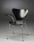 Arne Jacobsen. Syveren med armlæn, model 3207  Denne vare er sat til omsalg under nyt varenummer 4135219