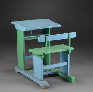 Skolepult af bemalet træ, 1900-tallet