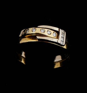 Ring 18 k rödvitguld diamanter