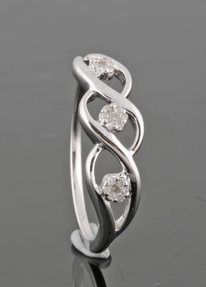 9Kt Diamond ring approx.0.10ct
