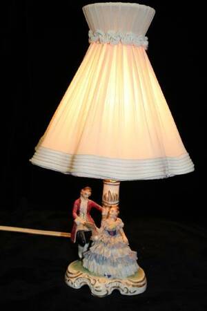 BORDSLAMPA DRESDEN -SKADA KLÄNNING