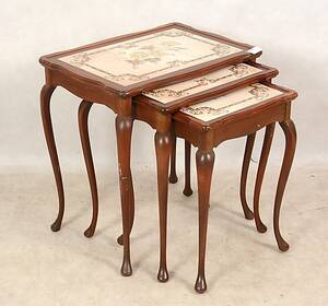 SATBORD, 3 delar, trä med kakelplattor, 1900-tal.