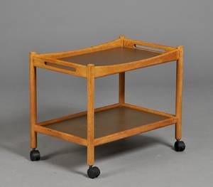 Hans J. Wegner, 1914-2007. Rullebord af egetræ