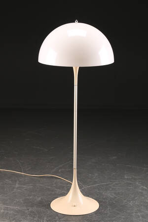 Verner Panton. Panthella standerlampe