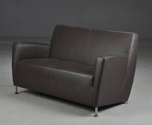 To-pers. sofa af læder  Denne vare er sat til omsalg under nyt varenummer 4942953