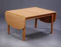 Hans J. Wegner. Sofabord med klapper, model GE-85, bøg