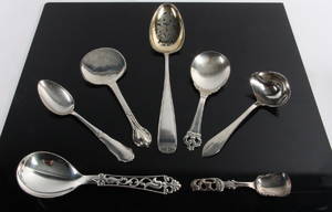 Samling diverse bestik af sølv. Stor jordbærske, Ta´tøj mm, ca. 470 gram 7