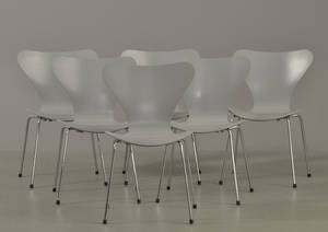Arne Jacobsen, 1902-1971 6 syver-stole, model 3107, grålakerede skaller 6