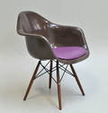 Charles Eames 1907 - 1978. Armstol, model DAW