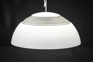 Arne Jacobsen. AJ-Pendel