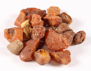 Samling uforarbejdet rav, ca. 300 gram Denne vare er sat til omsalg under nyt varenummer 4332363