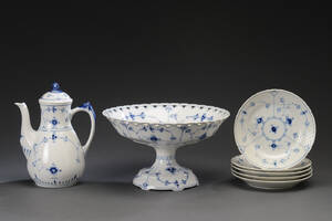 Bing  Grøndahl. Dele af porcelæn Musselmalet  7