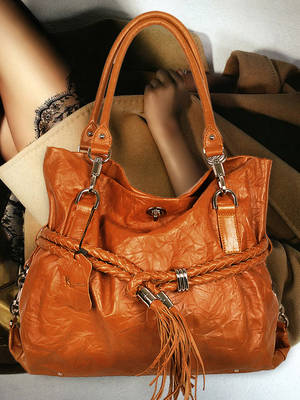 Karen Ly Designer taske. Made in France. Model AVIDITE´ GLAMOUR COGNAC SAC