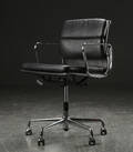 Charles Eames. Soft Pad kontorstol, Model EA-217, sort læder 