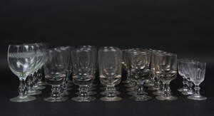 Samling blandet glas. Bl.a. Derby. 32