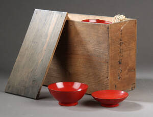 Kinesiske lakskåle med original trækasse