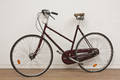 Damecykel af mærket RALEIGH. Med tre gear.