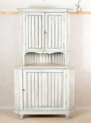 HÖRNSKÅP, bemålad, 1900-tal.