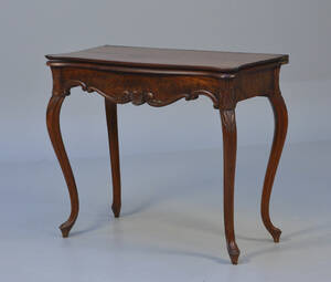 Chr. VIII spillebord af mahogni, 1800-tallet Denne vare er sat til omsalg under nyt varenummer 4136113