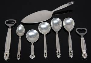 Johan Rohde for Georg Jensen, Kongemønster. Fem diverse skeer, to oplukkere samt kagespade 8
