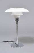 Bordlampe, Louis Poulsen, PH 32 af Poul Henningsen m gravering Denne vare er sat til omsalg under nyt varenummer 4940213