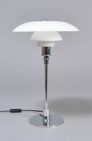 Bordlampe, Louis Poulsen, PH 32 af Poul Henningsen m gravering Denne vare er sat til omsalg under nyt varenummer 4940213