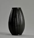 Just Andersen 1884-1943. Vase af diskometal nr. 2364