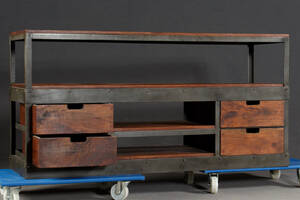 Sideboard im Industriedesign