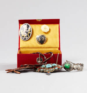 Broscher armband halsband