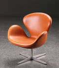 Arne Jacobsen. Svane lænestol, cognacfarvet læder   Denne vare er sat til omsalg under nyt varenummer 4624659