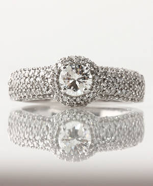 Brillantring af 18 kt. hvidguld, i alt ca. 1.00 ct