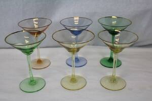 6 OLIKFÄRGADE MARTINIGLAS