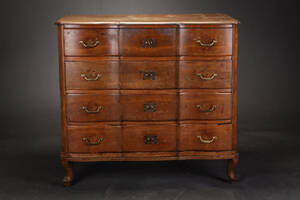 Dragkiste af egetræ, 1800-tallet