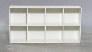 Peter J. Lassen. To Montana moduler model 1112 dybde 30 cm Denne vare er sat til omsalg under nyt varenummer 4712352