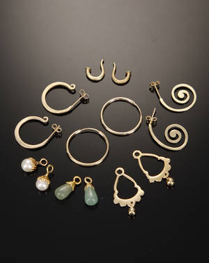 Spinning Jewelry. Ørestikker med vedhæng 7