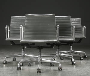 Charles Eames. Fire Kontorstole fra serien Aluminium Group Konference 4