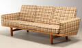 Hans J. Wegner. Fritstående tre pers. sofa model Ge-2363, egetræ 