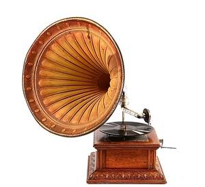 TRATTGRAMMOFON,  1900-tal.