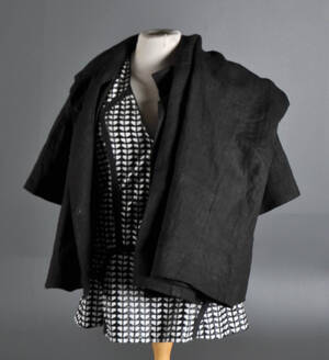 Marni. Dräkt i tre delar. Storlek ca 38 3