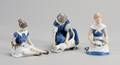 B  G. Tre figurer af porcelæn 3